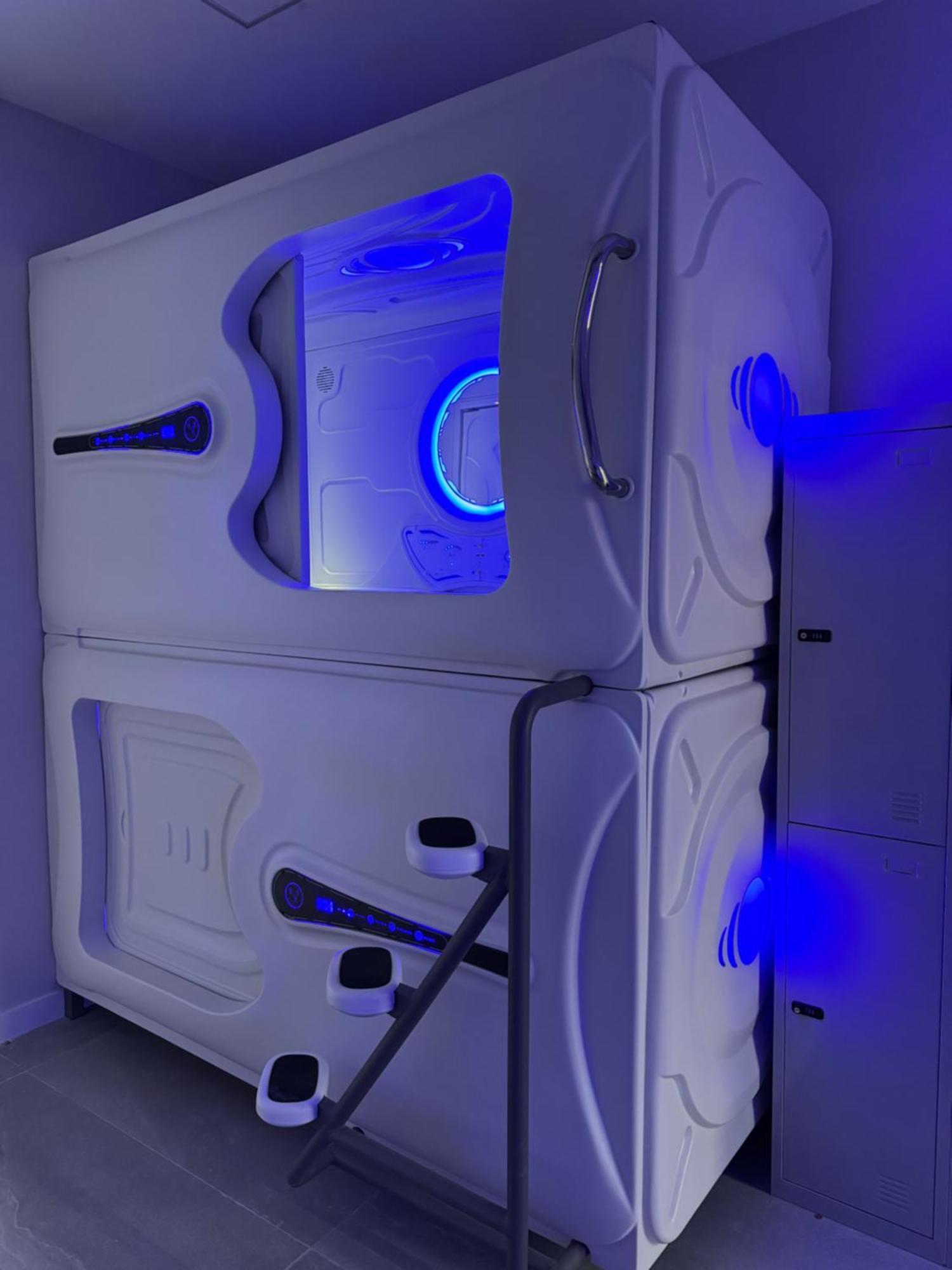 Hostel Space Capsule Мадрид Екстер'єр фото