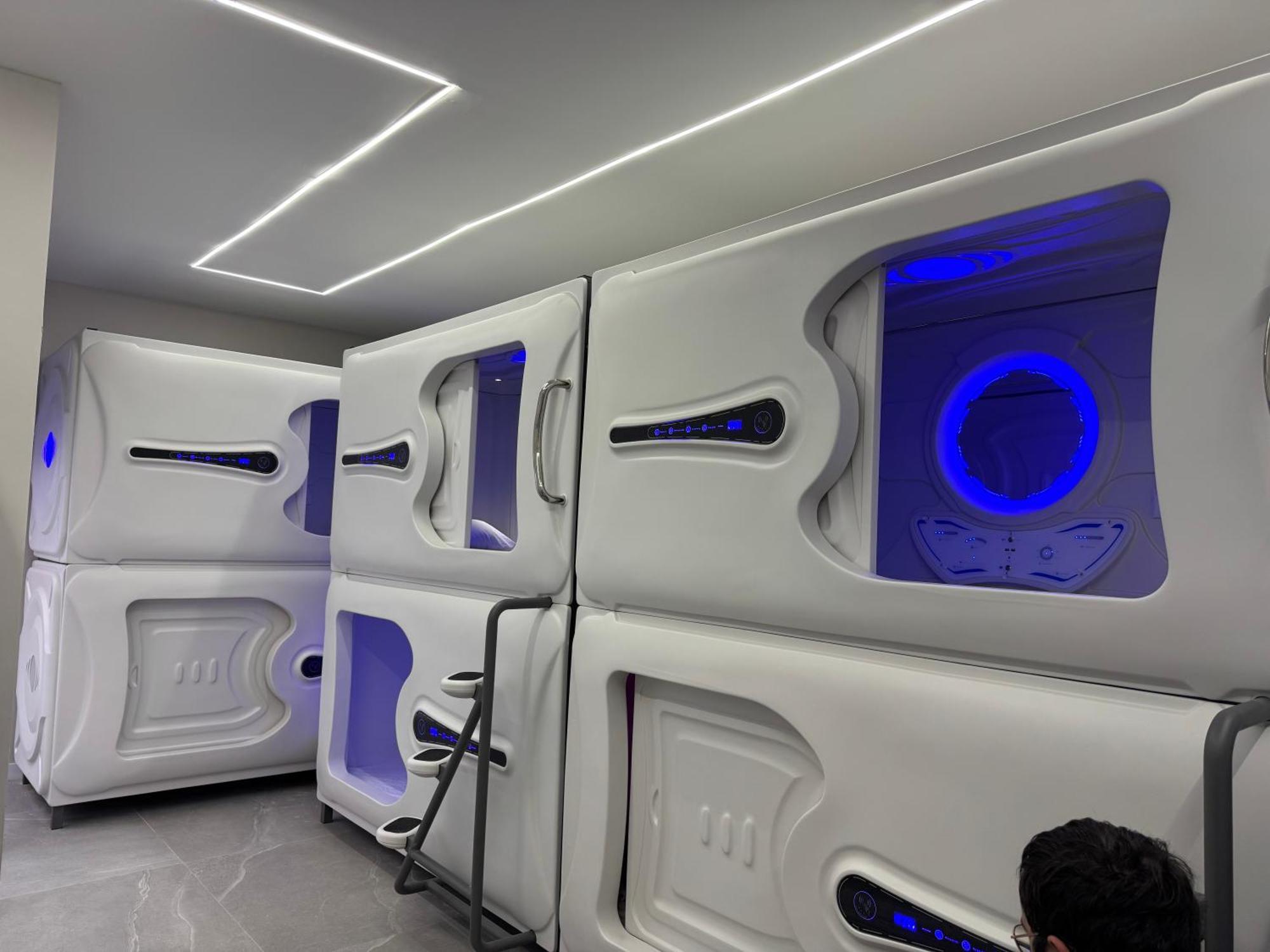 Hostel Space Capsule Мадрид Екстер'єр фото